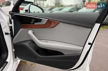 Седан Audi A4 2023 в Виннице