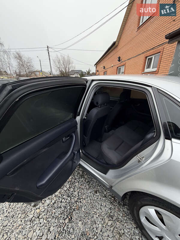 Седан Audi A4 2001 в Дергачах