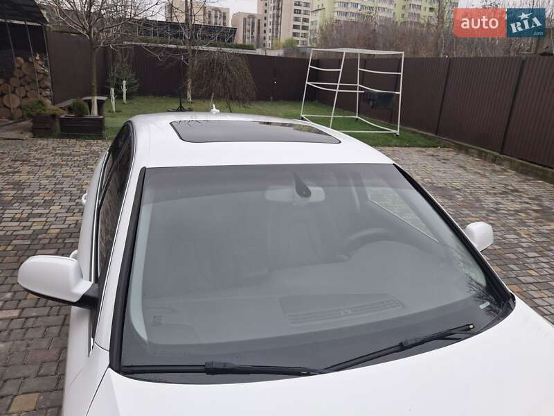 Седан Audi A4 2014 в Каменец-Подольском