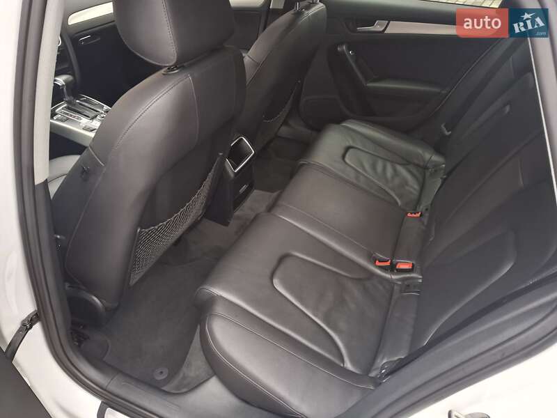 Седан Audi A4 2014 в Каменец-Подольском