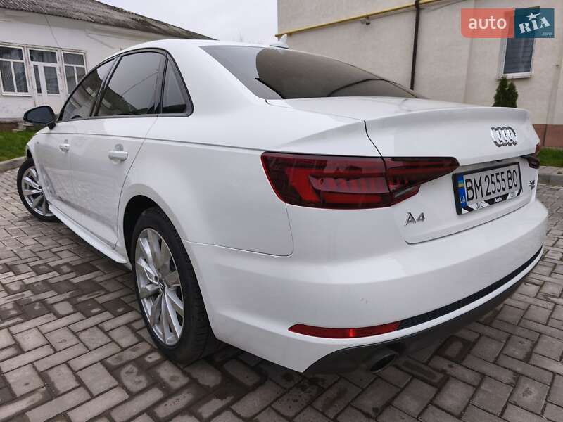 Седан Audi A4 2018 в Ромнах