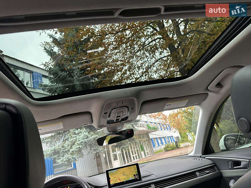 Седан Audi A4 2018 в Киеве
