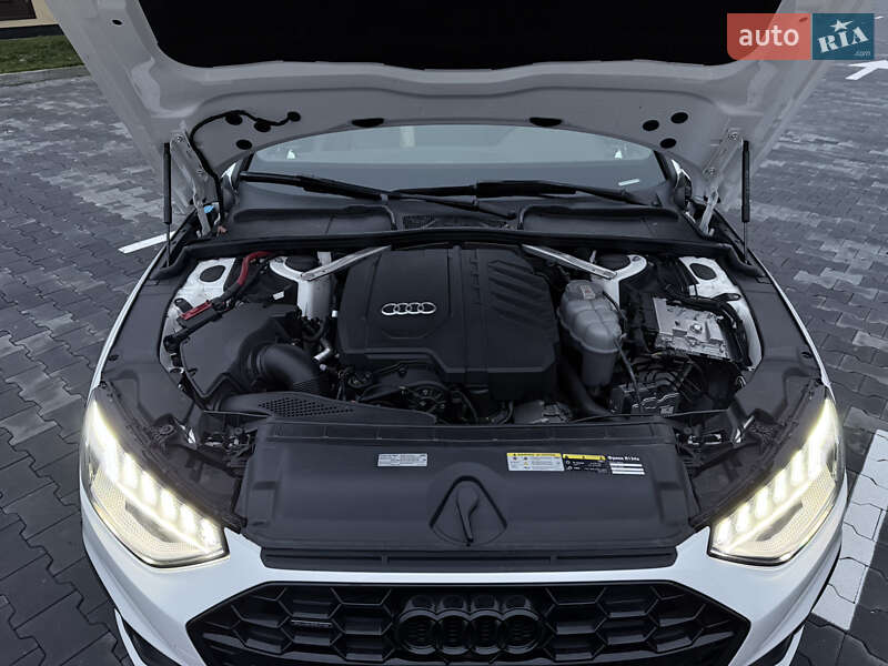 Седан Audi A4 2023 в Киеве