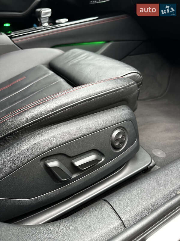 Седан Audi A4 2017 в Днепре