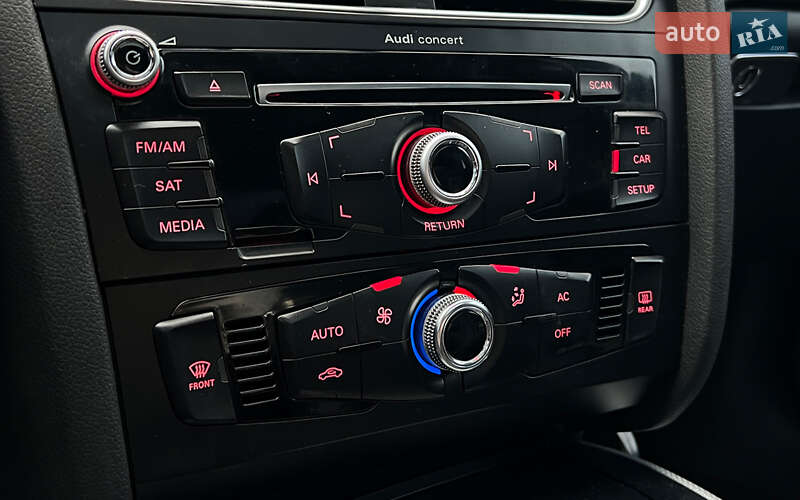 Седан Audi A4 2013 в Львове