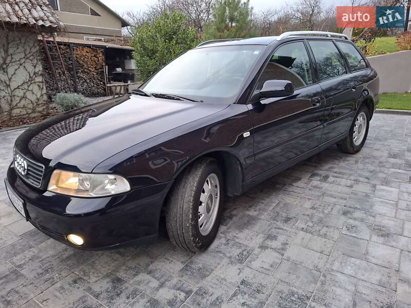 Универсал Audi A4 2000 в Черновцах