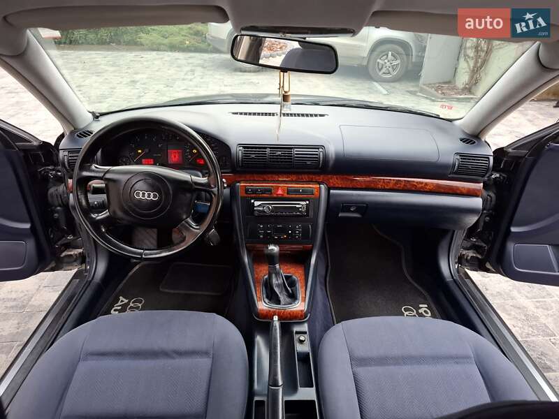 Универсал Audi A4 2000 в Черновцах