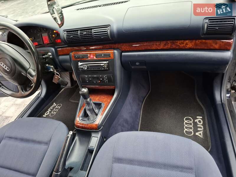 Универсал Audi A4 2000 в Черновцах