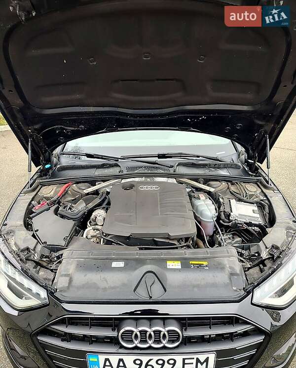 Седан Audi A4 2022 в Києві