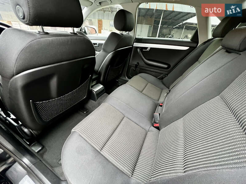 Седан Audi A4 2006 в Надворной