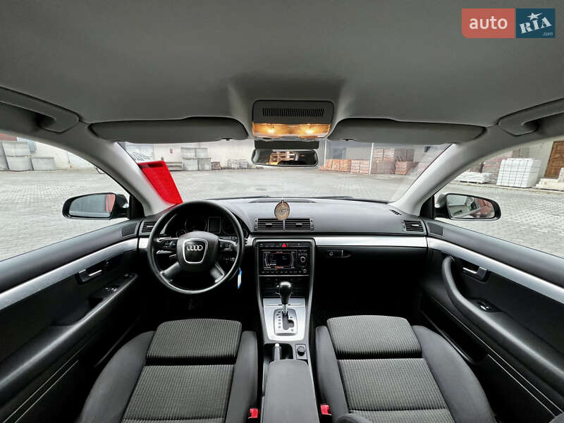 Седан Audi A4 2006 в Надворной