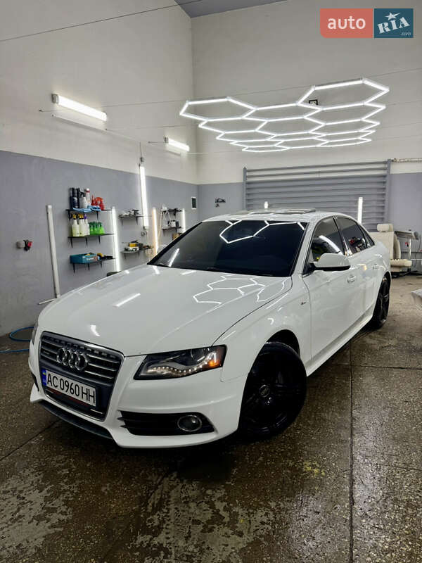 Седан Audi A4 2011 в Луцке