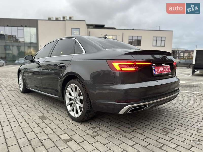 Седан Audi A4 2018 в Ровно
