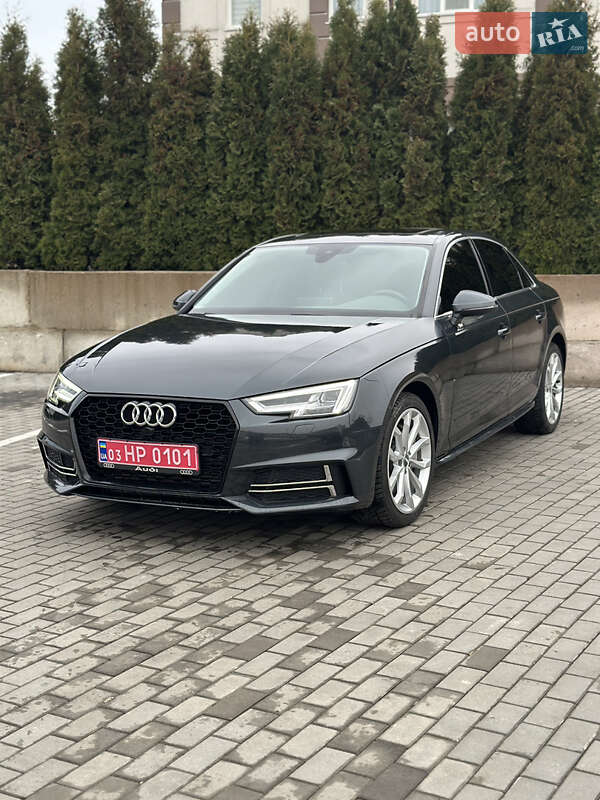 Седан Audi A4 2018 в Ровно