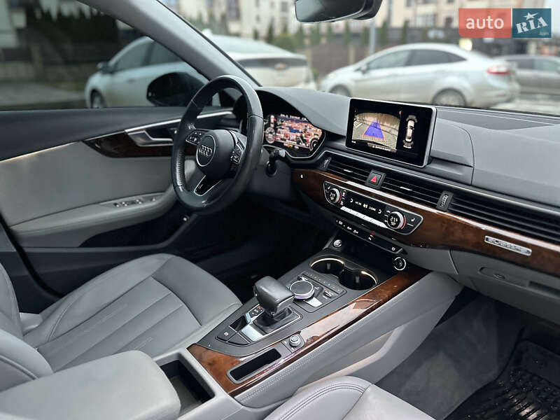 Седан Audi A4 2018 в Ровно