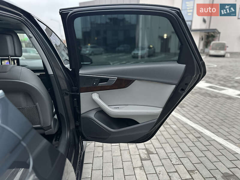 Седан Audi A4 2018 в Ровно