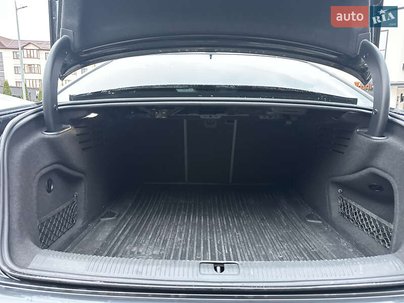 Седан Audi A4 2018 в Ровно