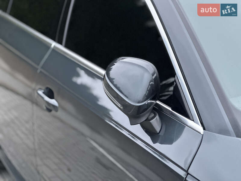 Седан Audi A4 2018 в Ровно