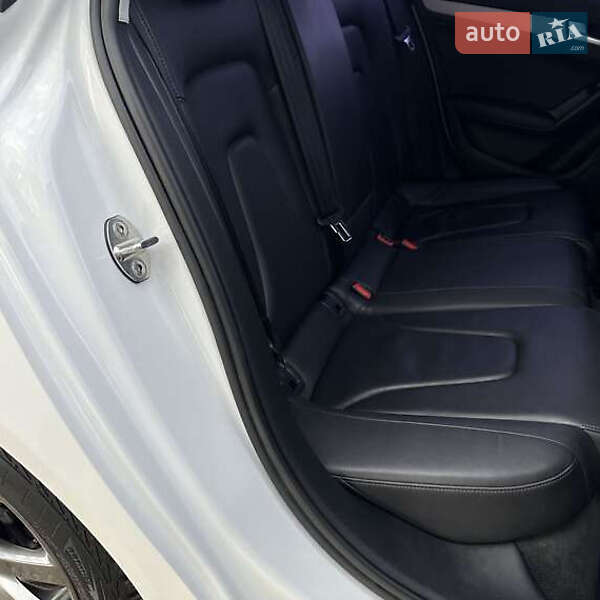 Седан Audi A4 2014 в Киеве