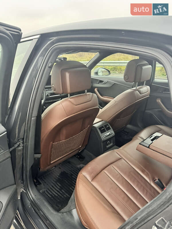 Седан Audi A4 2017 в Львове