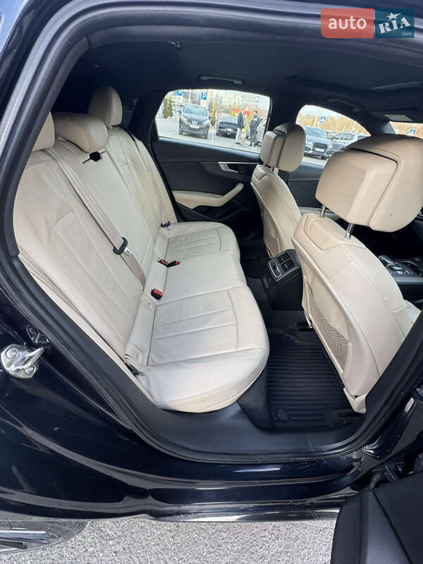 Седан Audi A4 2016 в Львове