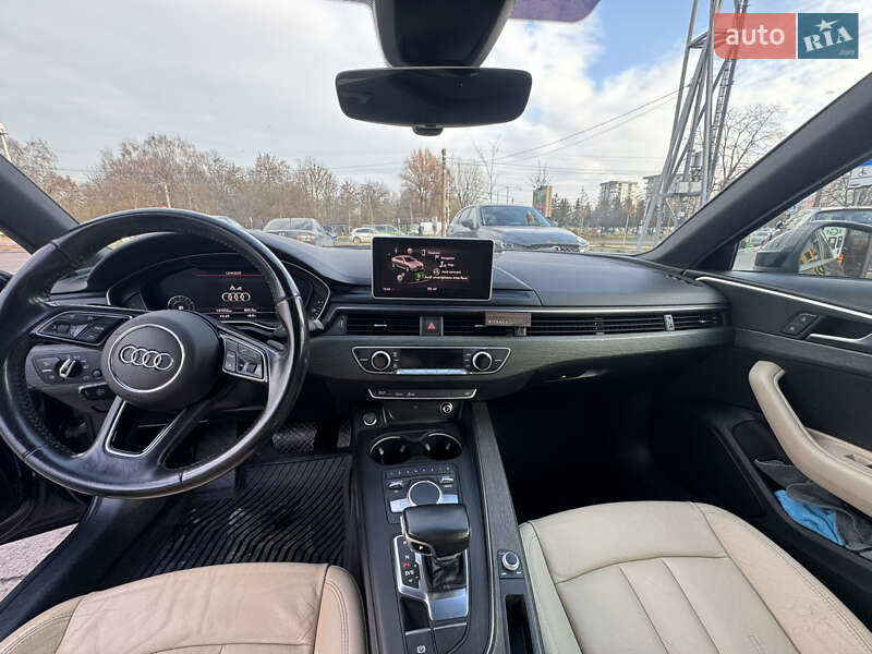 Седан Audi A4 2016 в Львове