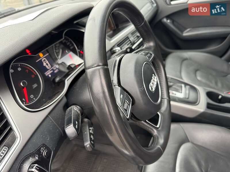 Седан Audi A4 2012 в Києві