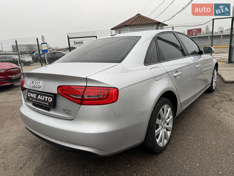 Седан Audi A4 2012 в Києві