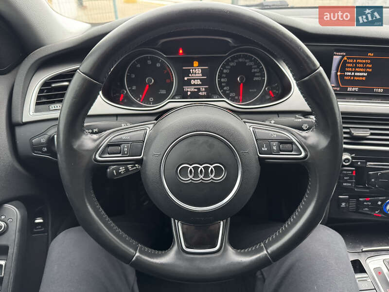 Седан Audi A4 2012 в Києві