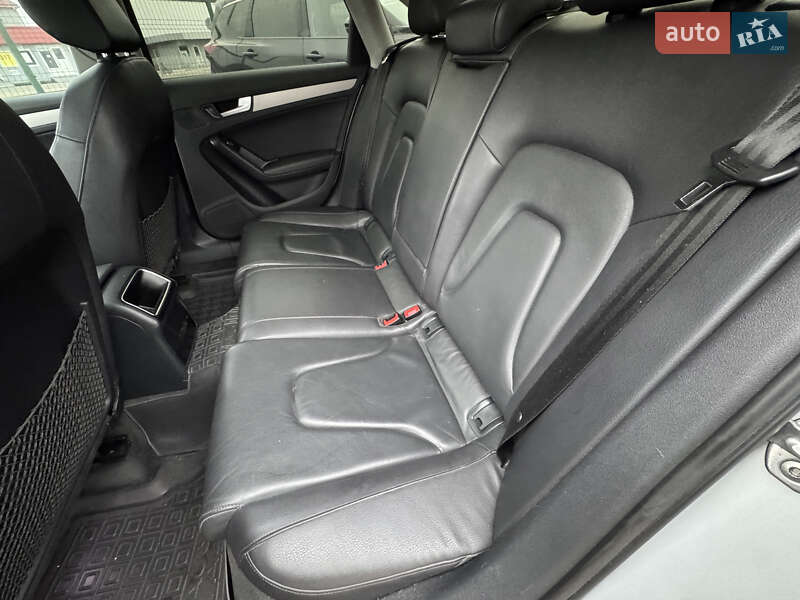 Седан Audi A4 2012 в Києві