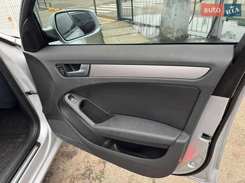 Седан Audi A4 2012 в Києві