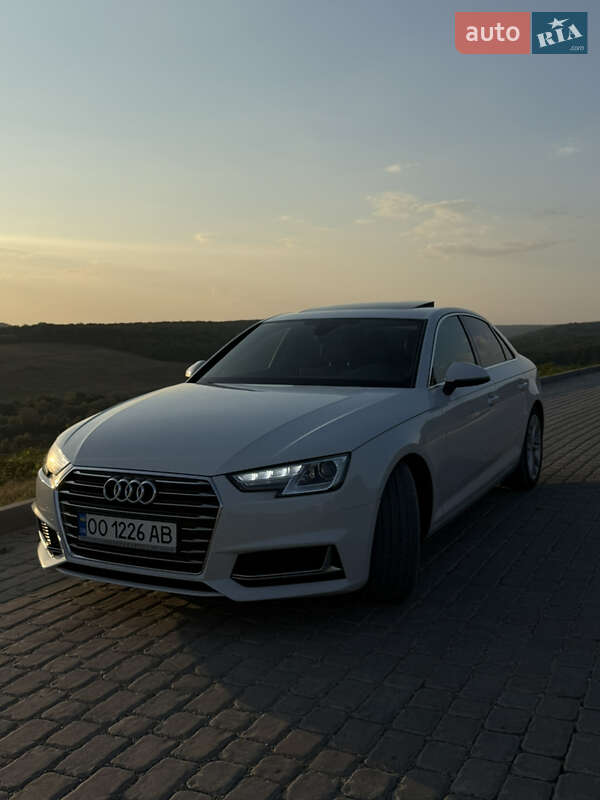 Седан Audi A4 2018 в Одессе