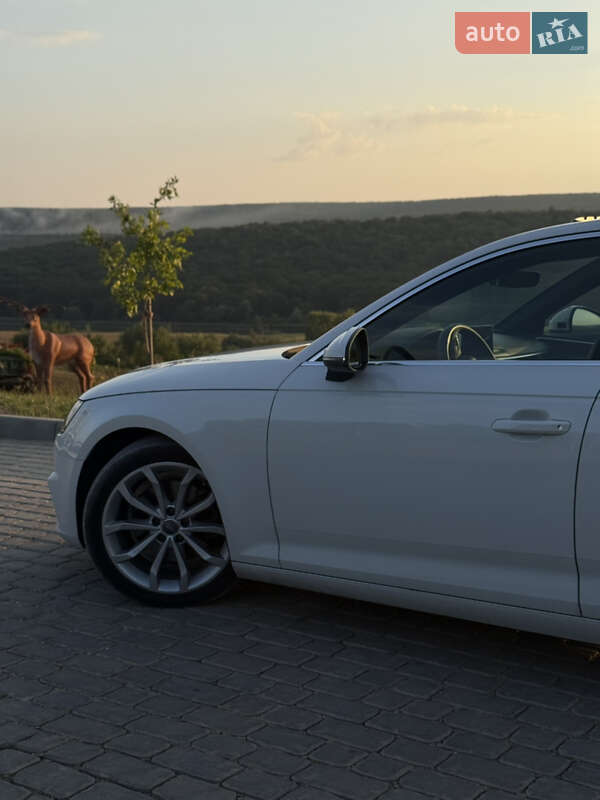 Седан Audi A4 2018 в Одессе