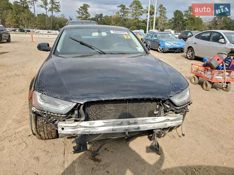 Седан Audi A4 2015 в Львове