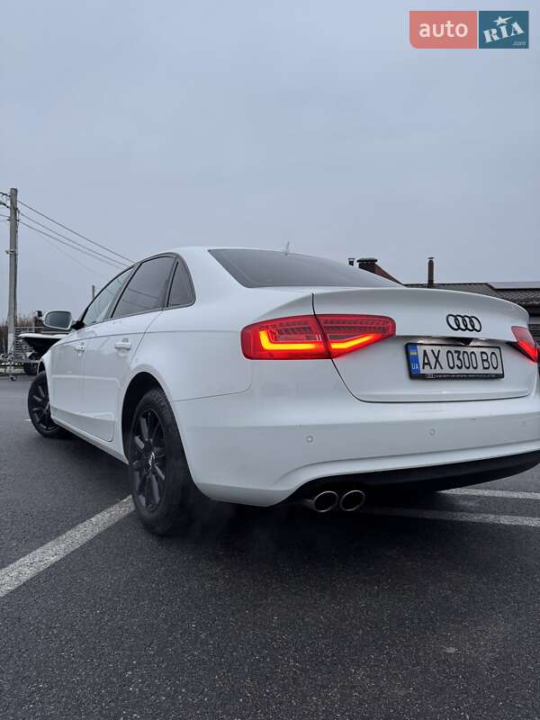 Седан Audi A4 2014 в Харькове