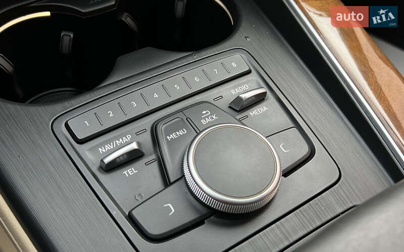 Седан Audi A4 2017 в Львове