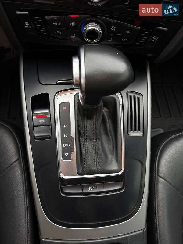 Седан Audi A4 2014 в Дніпрі