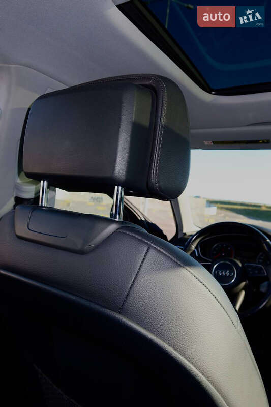 Седан Audi A4 2016 в Львове