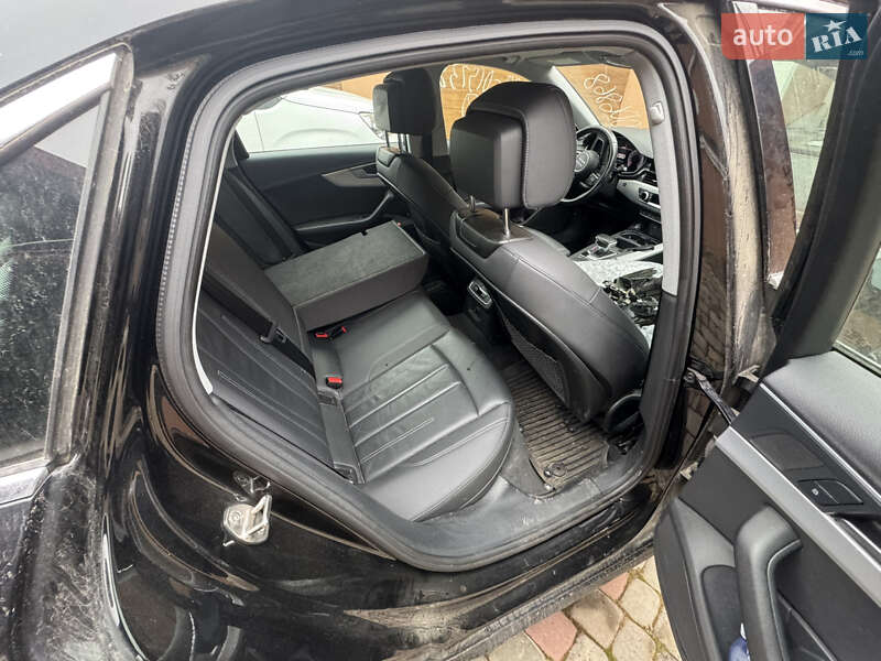 Седан Audi A4 2020 в Львові