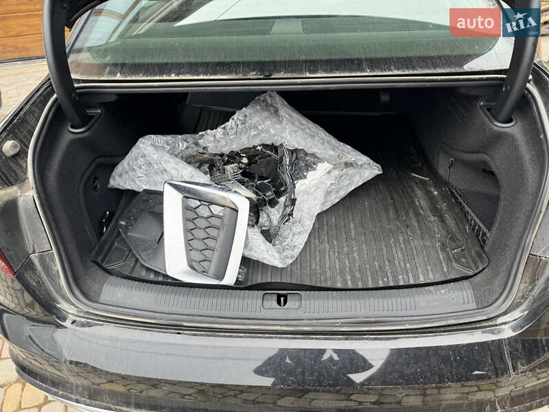 Седан Audi A4 2020 в Львові