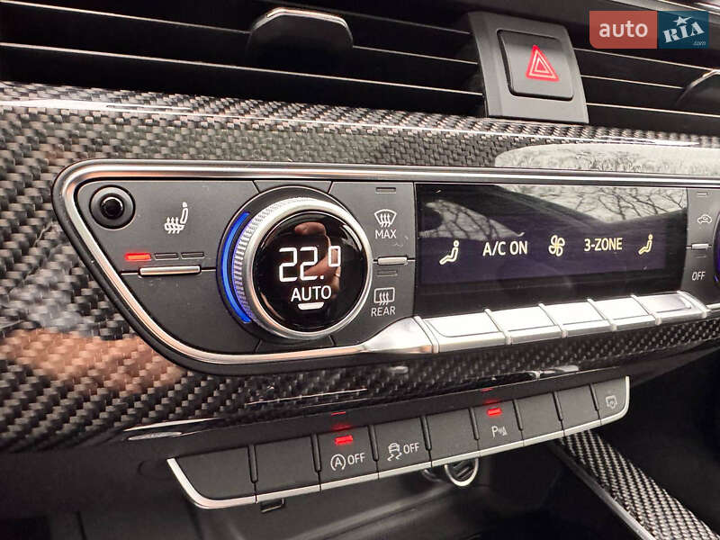 Універсал Audi A4 2019 в Києві