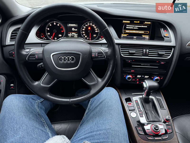 Седан Audi A4 2013 в Рогатине