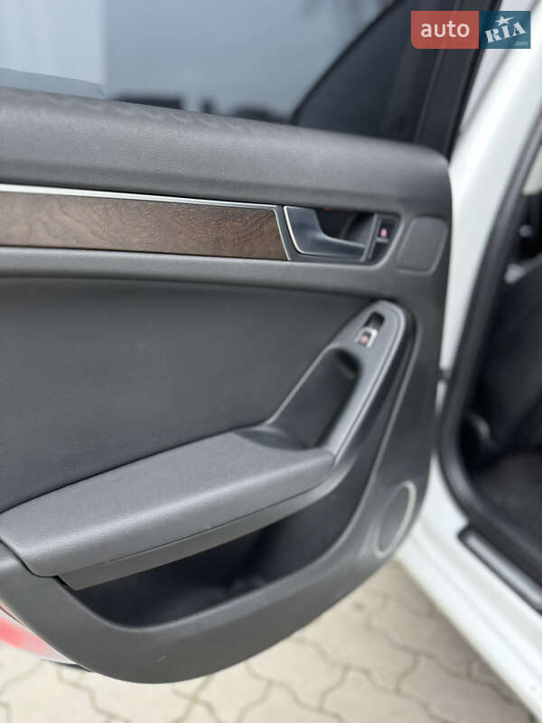 Седан Audi A4 2013 в Рогатине