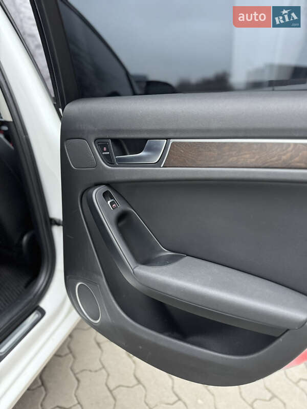 Седан Audi A4 2013 в Рогатине