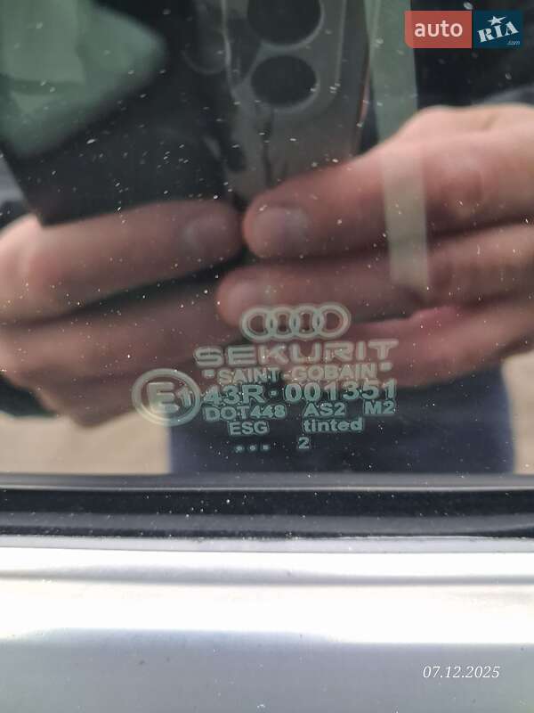 Седан Audi A4 2002 в Днепре