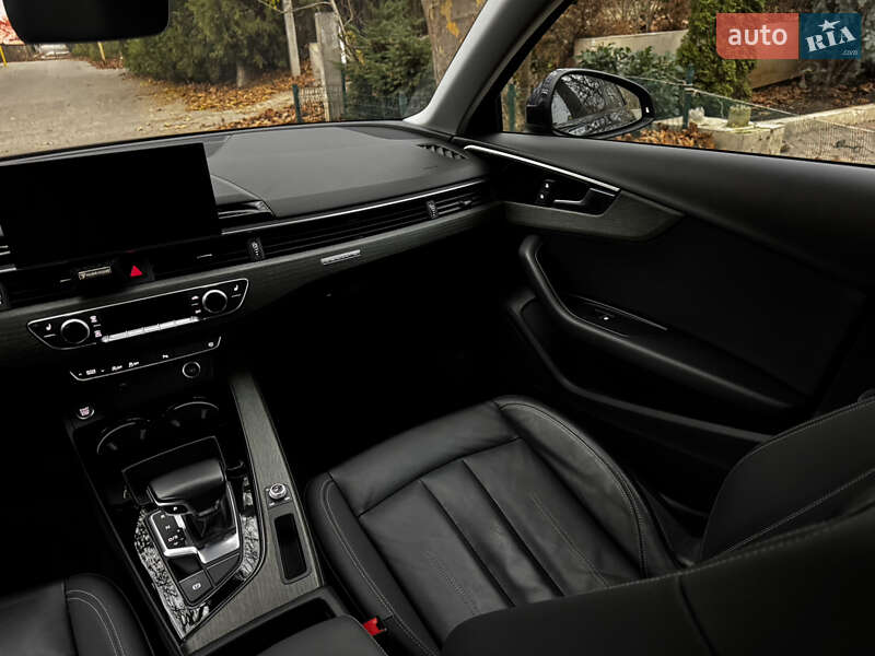 Седан Audi A4 2020 в Одессе