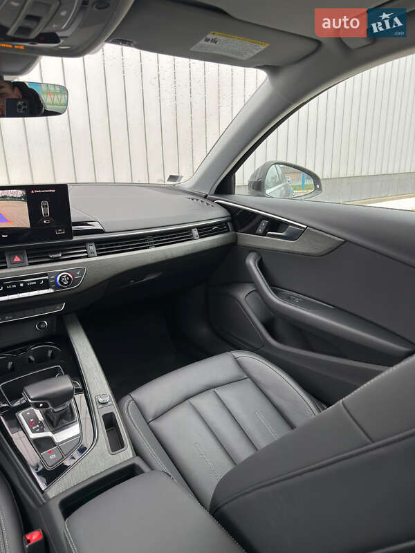 Седан Audi A4 2021 в Черновцах