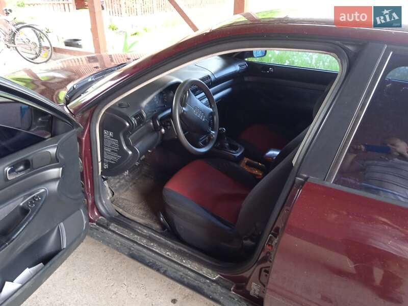 Седан Audi A4 1996 в Нересниці фото 6 Седан Audi A4 1996 в Нересниці