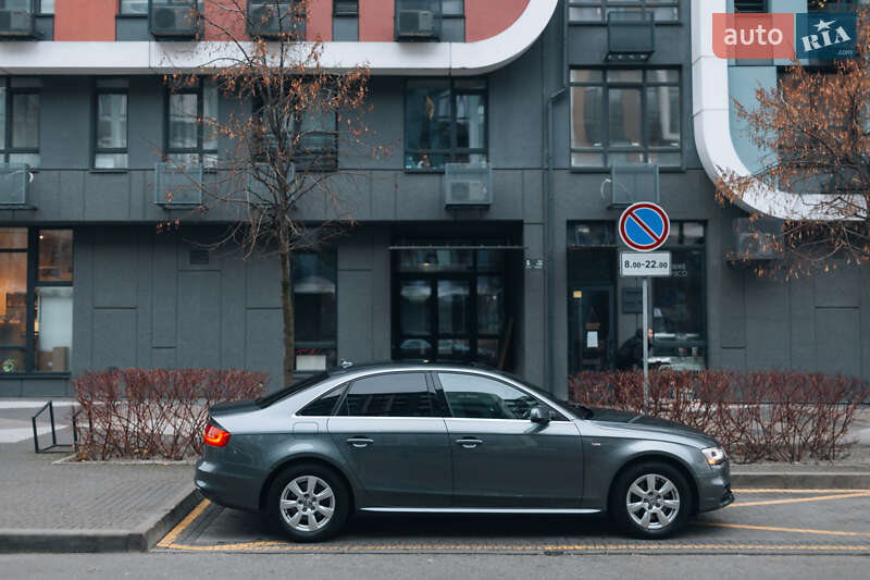 Седан Audi A4 2013 в Киеве