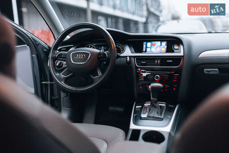 Седан Audi A4 2013 в Киеве